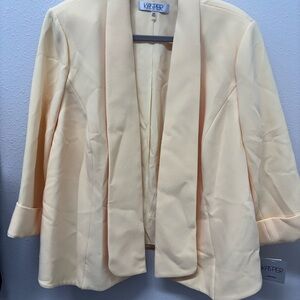 Kasper Cream Blazer with Notched Lapels